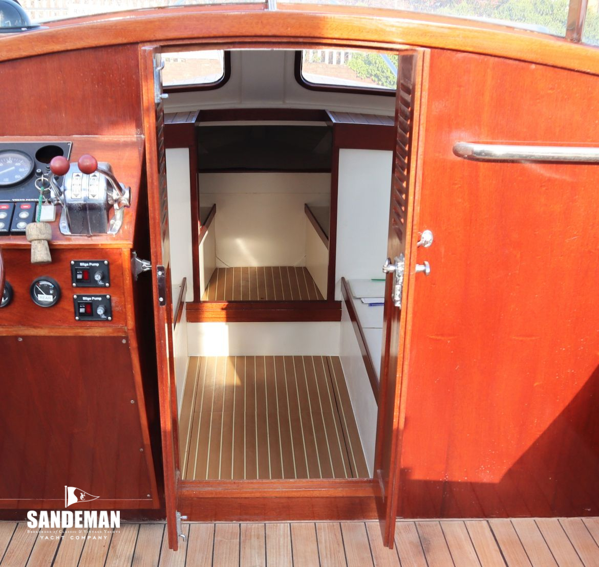 Ray Hunt/Lallow 23 ft Twin Screw Express Cruiser 1961 - Sandeman Yacht ...