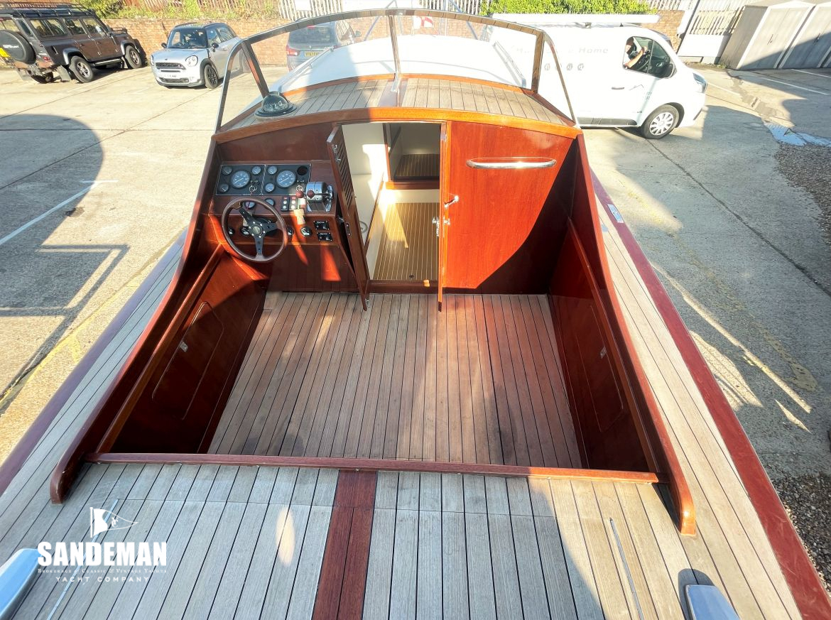 Ray Hunt/Lallow 23 ft Twin Screw Express Cruiser 1961 - Sandeman Yacht ...