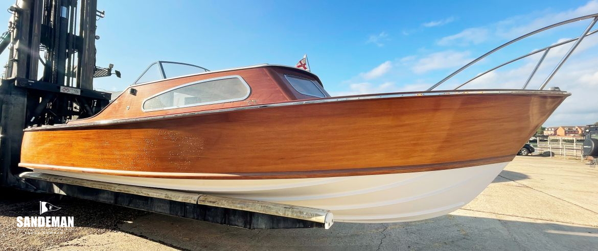 Ray Hunt/Lallow 23 ft Twin Screw Express Cruiser 1961/1995 - Sandeman ...
